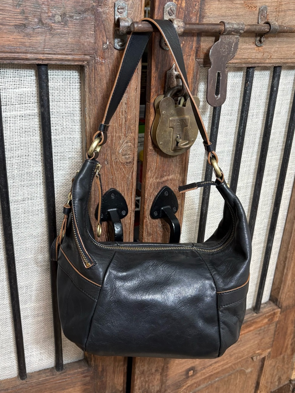 VTG Danier Black Leather Hobo Shoulder Bag